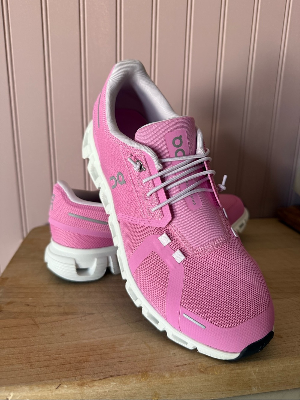 On Running Women's Cloud 6 Pink Mesh Athletic Shoes - Picture 7 of 11